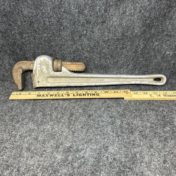 Vintage 104-18” Super Ego Pipe Wrench Heavy Duty Plumbing Tool SPAIN Collectible - Picture 1 of 6